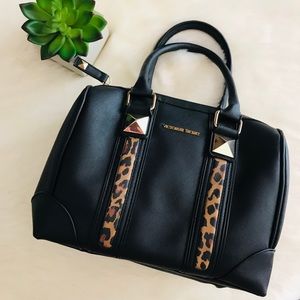 💕 Victoria’s Secret Black/Leopard Cosmetic Bag💕